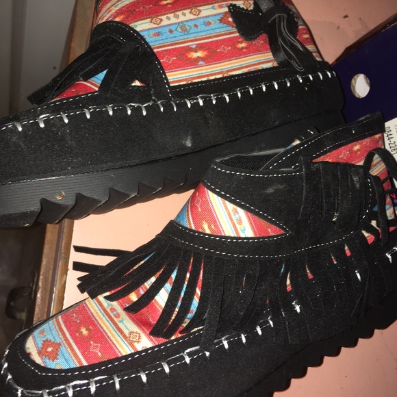 NuWave Navajo Themed Shoes Brand New Never Worn - Picture 2 of 3